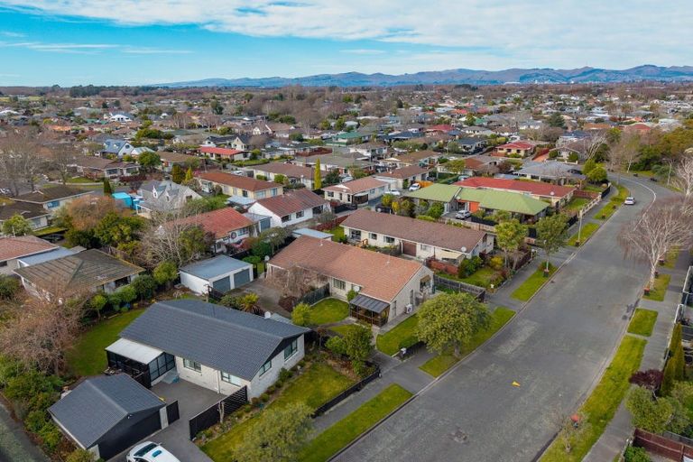 Photo of property in 2/44 Chipping Lane, Redwood, Christchurch, 8051