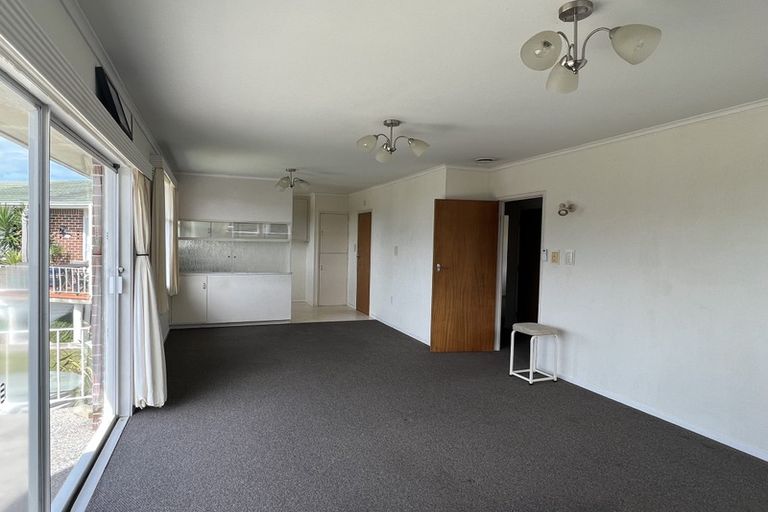 Photo of property in 1/35 Rangitoto Terrace, Milford, Auckland, 0620