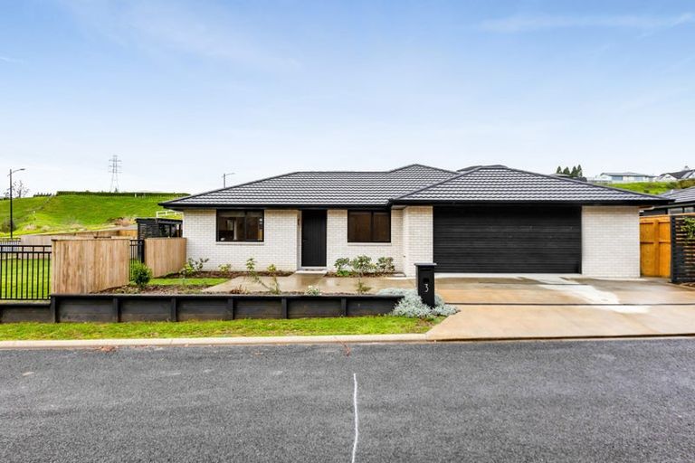 Photo of property in 3 Ruru Lane, Hurworth, New Plymouth, 4310