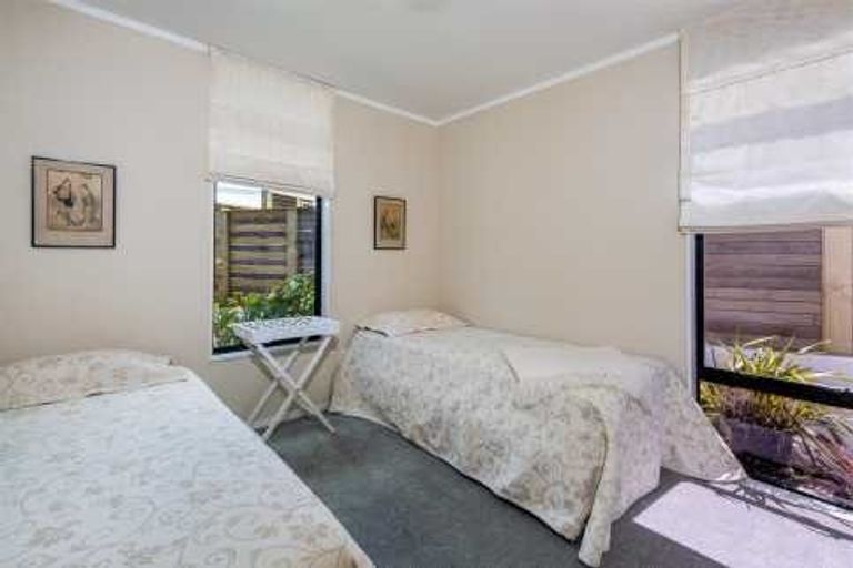 Photo of property in 1/103 Aberdeen Road, Castor Bay, Auckland, 0620