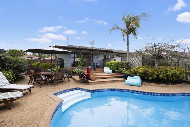 Photo of property in 28 Jandell Crescent, Bucklands Beach, Auckland, 2014