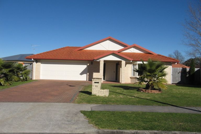 Photo of property in 32 Crannog Fen, Wattle Downs, Auckland, 2103