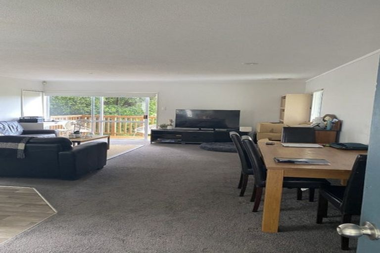 Photo of property in 8 Westra View, Tawa, Wellington, 5028