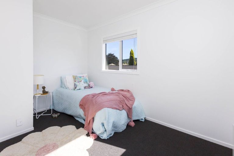 Photo of property in 16 Comeskey Grove, Elderslea, Upper Hutt, 5018