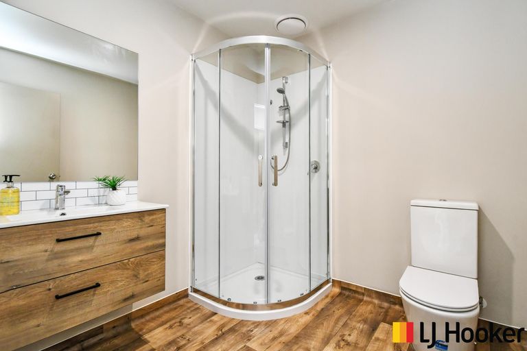 Photo of property in 8/70 Clevedon Road, Papakura, 2110