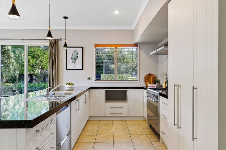 Photo of property in 4 Sovereign Gardens, Halswell, Christchurch, 8025