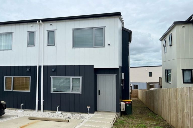 Photo of property in 11a Crestview Rise, Papakura, 2110