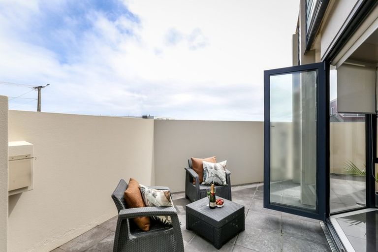 Photo of property in 2-6 Hamblyn Street, Strandon, New Plymouth, 4312