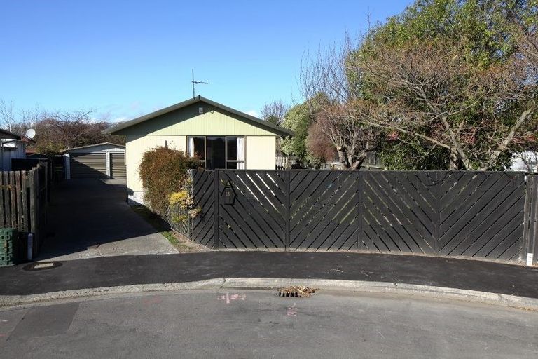 Photo of property in 15 Wanstead Place, Woolston, Christchurch, 8062