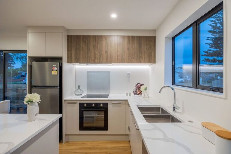 Photo of property in 8e Jupiter Street, Rosehill, Papakura, 2113