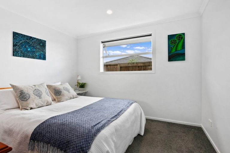 Photo of property in 22 Ballintoy Park Drive, Welcome Bay, Tauranga, 3175