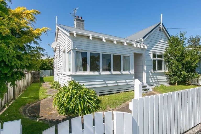 Photo of property in 23 Standish Street, Westown, New Plymouth, 4310