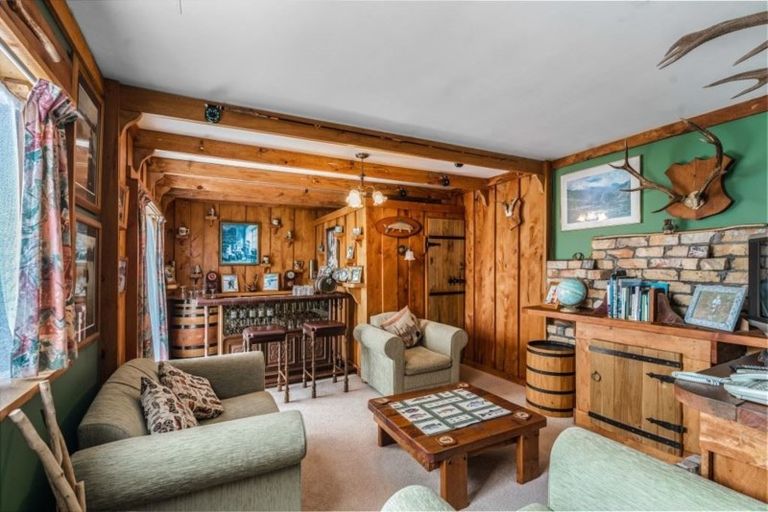 Photo of property in 134 Chelsea View Drive, Chatswood, Auckland, 0626