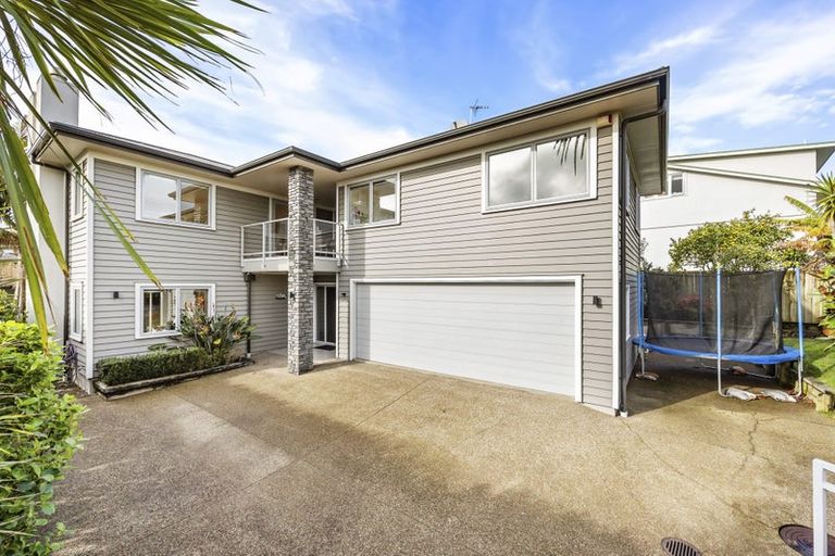 Photo of property in 1/36 Browns Bay Road, Rothesay Bay, Auckland, 0630