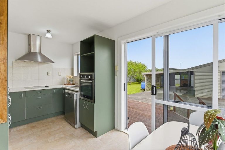Photo of property in 14 Solway Street, Levin, 5510