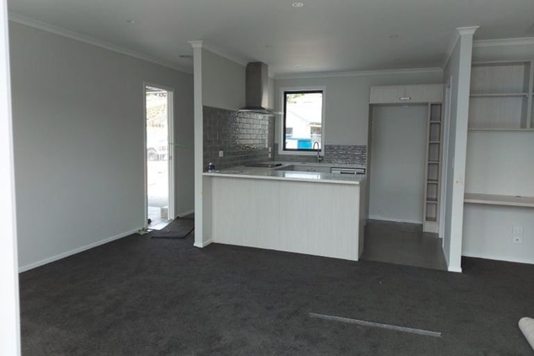 Photo of property in 5 Rewarewa Way, Timberlea, Upper Hutt, 5018