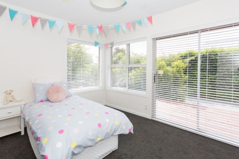 Photo of property in 12 Remuera Avenue, Cashmere, Christchurch, 8022