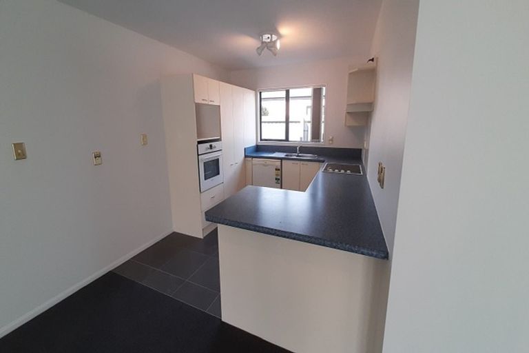 Photo of property in 2 Wendy Place, Heathcote Valley, Christchurch, 8022