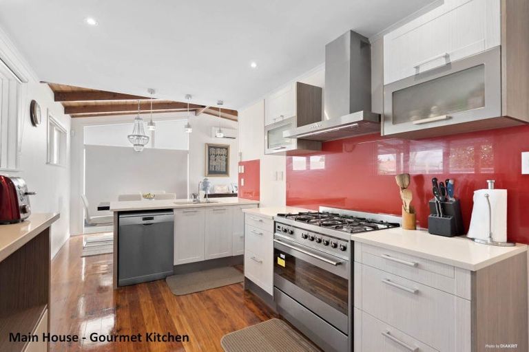 Photo of property in 287 Te Atatu Road, Te Atatu South, Auckland, 0610