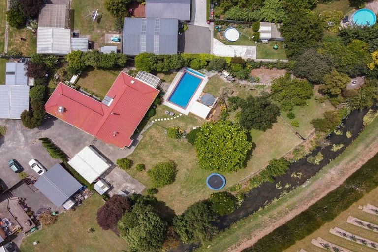 Photo of property in 20 Deakin Place, Clive, 4102