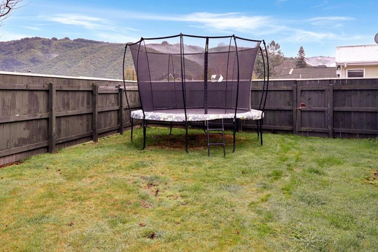 Photo of property in 26a Roband Crescent, Brown Owl, Upper Hutt, 5018