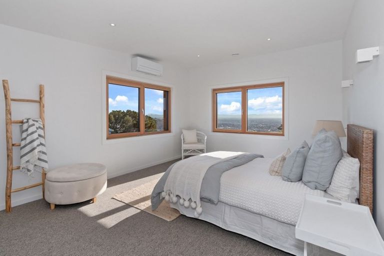 Photo of property in 1 Parkridge Place, Mount Pleasant, Christchurch, 8081