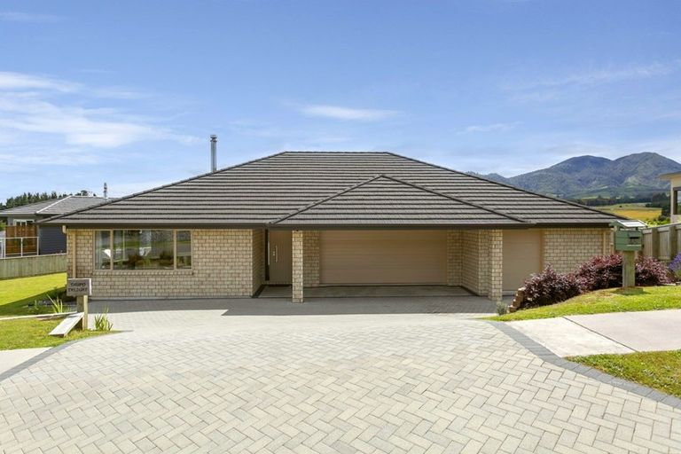 Photo of property in 45 Botanical Heights Drive, Waipahihi, Taupo, 3330