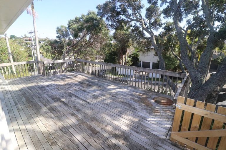 Photo of property in 1 Red Bluff Rise, Campbells Bay, Auckland, 0630