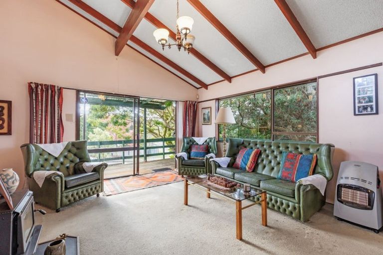 Photo of property in 2 Lingham Crescent, Torbay, Auckland, 0630