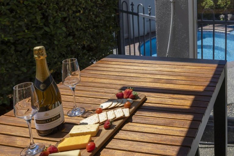 Photo of property in 1/7 Tui Street, Torbay, Auckland, 0630