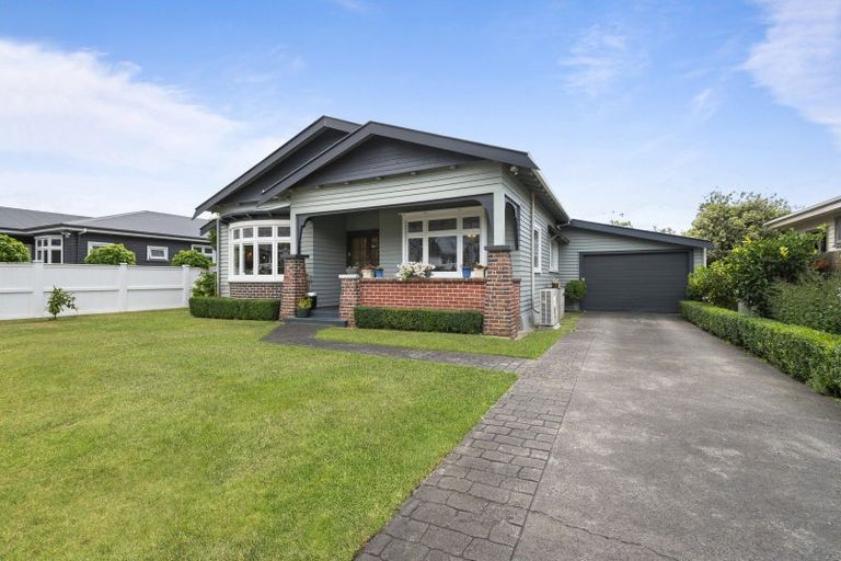 Photo of property in 77 Limbrick Street, Terrace End, Palmerston North, 4410