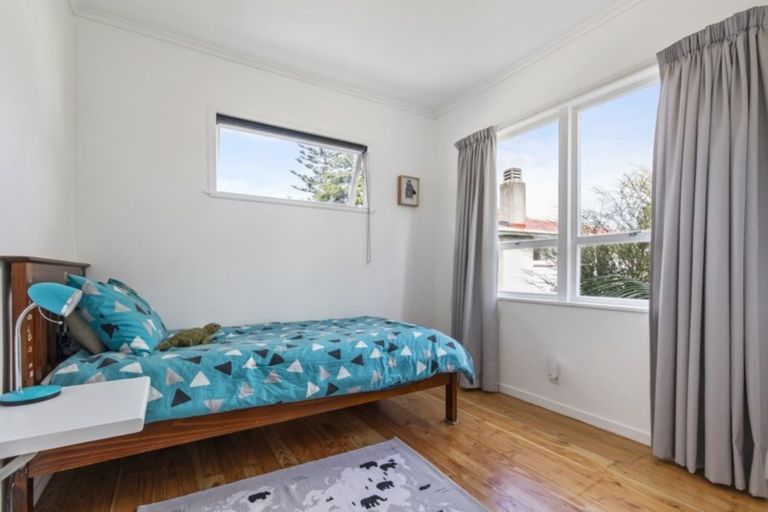 Photo of property in 85 Barrys Road, Glendene, Auckland, 0602