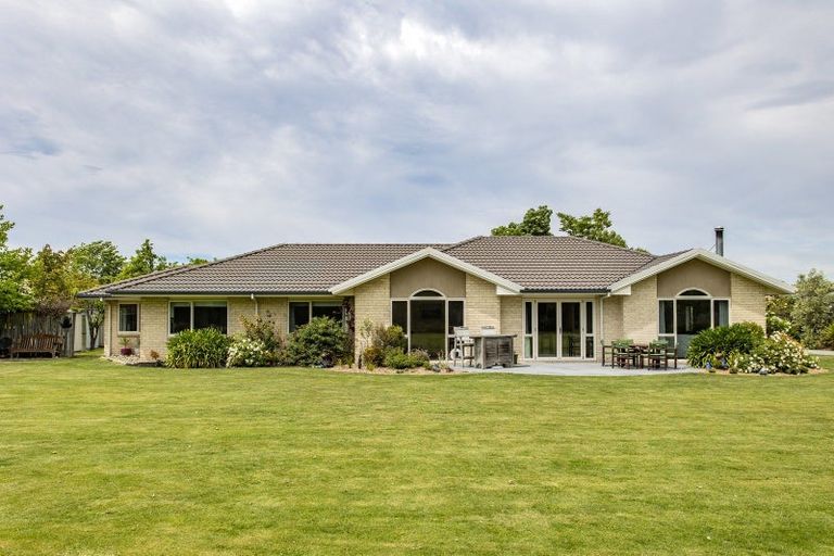 Photo of property in 2 Willowside Place, Amberley, 7410