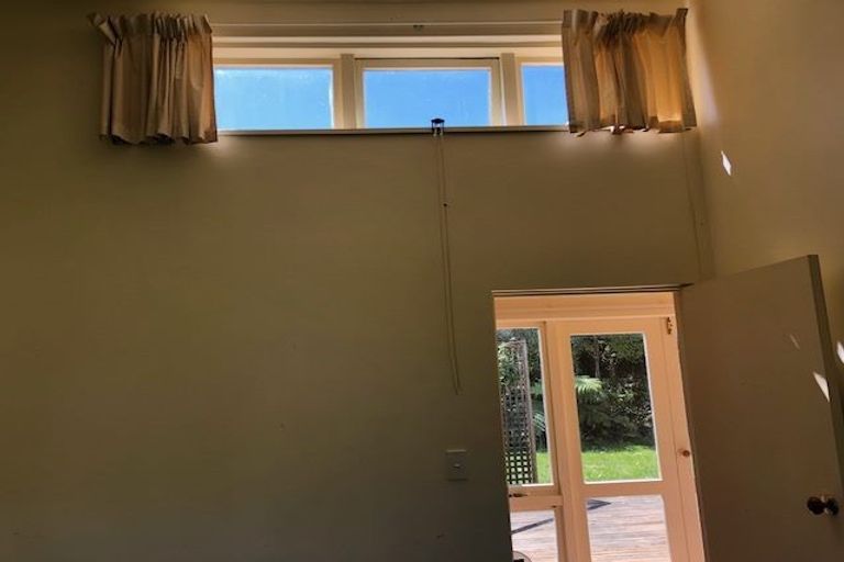 Photo of property in 160 Newlands Road, Newlands, Wellington, 6037