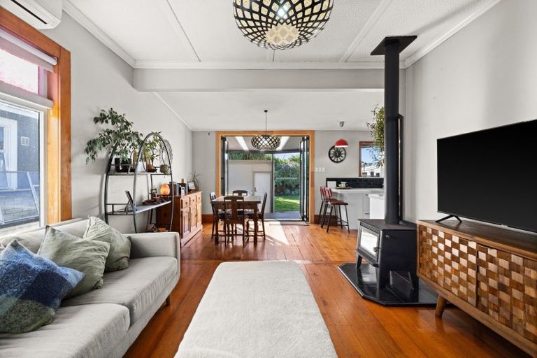 Photo of property in 247 Georges Drive, Napier South, Napier, 4110