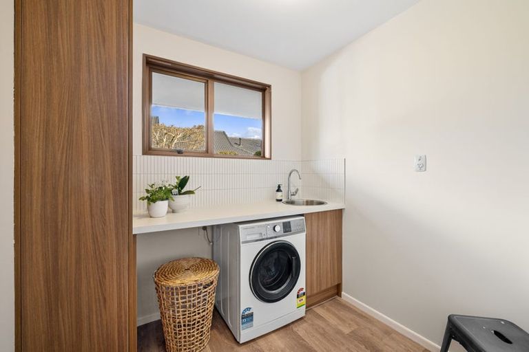 Photo of property in 27 Highland Place, Avonhead, Christchurch, 8042