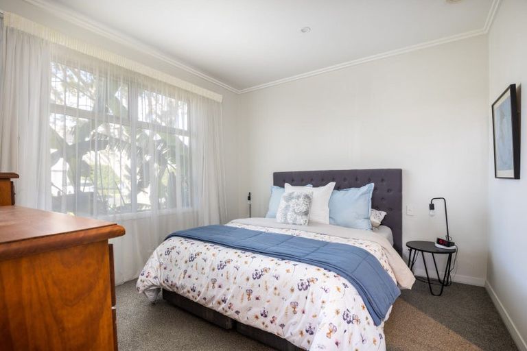 Photo of property in 8 Autere Street, Strandon, New Plymouth, 4312