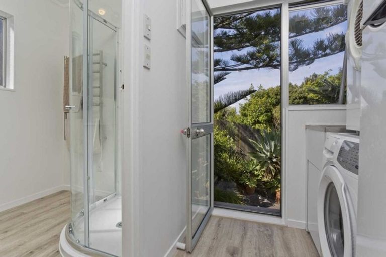 Photo of property in 2/31 Lake Road, Devonport, Auckland, 0624