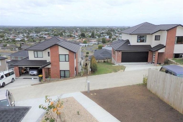 Photo of property in 104 Keri Vista Rise, Papakura, 2110