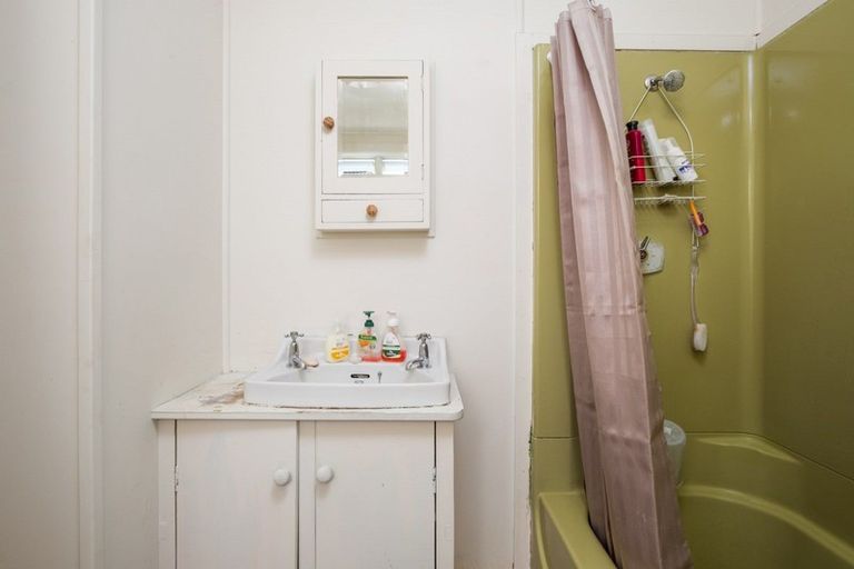 Photo of property in 28 Ormond Road, Whataupoko, Gisborne, 4010