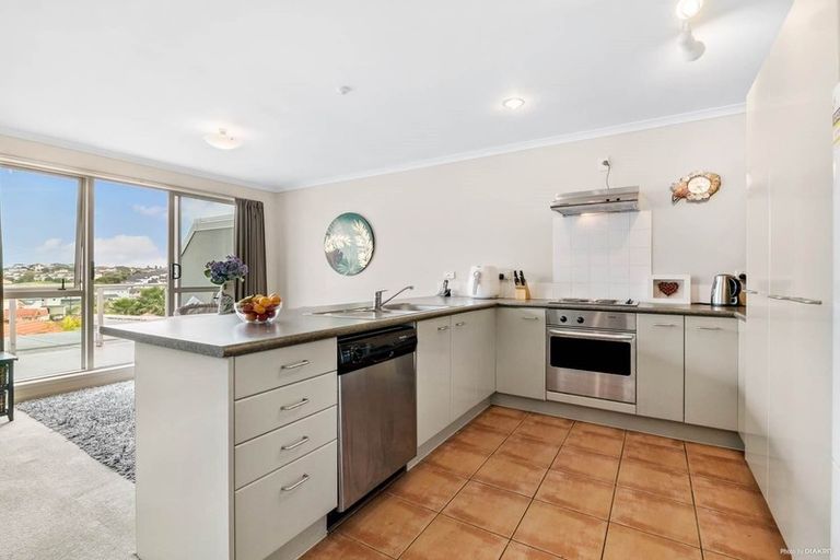 Photo of property in Santa Rosa, 9/340 Gulf Harbour Drive, Gulf Harbour, Whangaparaoa, 0930