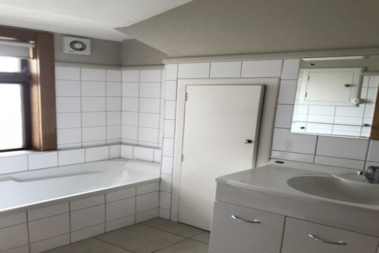 Photo of property in 6 Strathavon Road, Miramar, Wellington, 6022