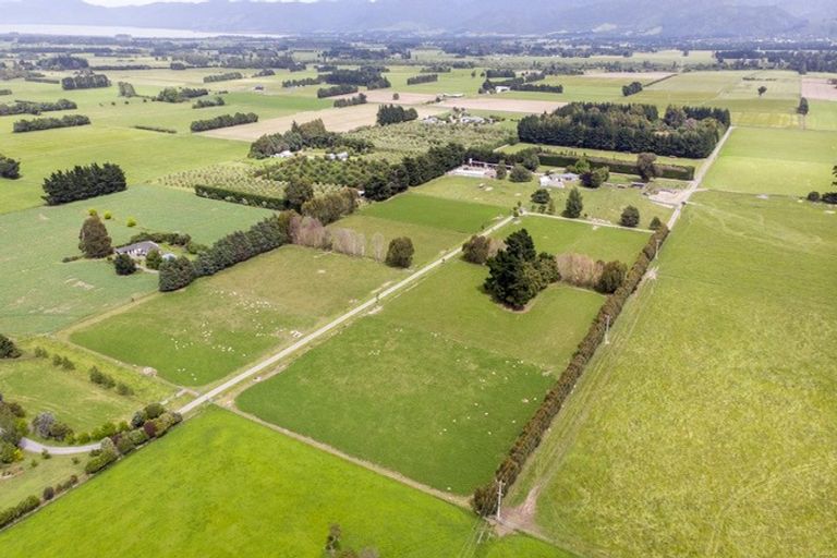 Photo of property in 255 No 1 Line, Tauwharenikau, Tauherenikau, 5771