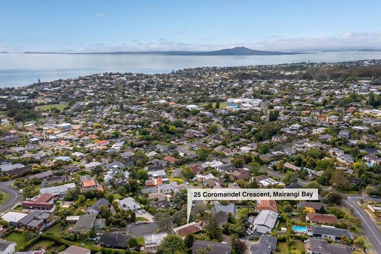 Photo of property in 25 Coromandel Crescent, Mairangi Bay, Auckland, 0630