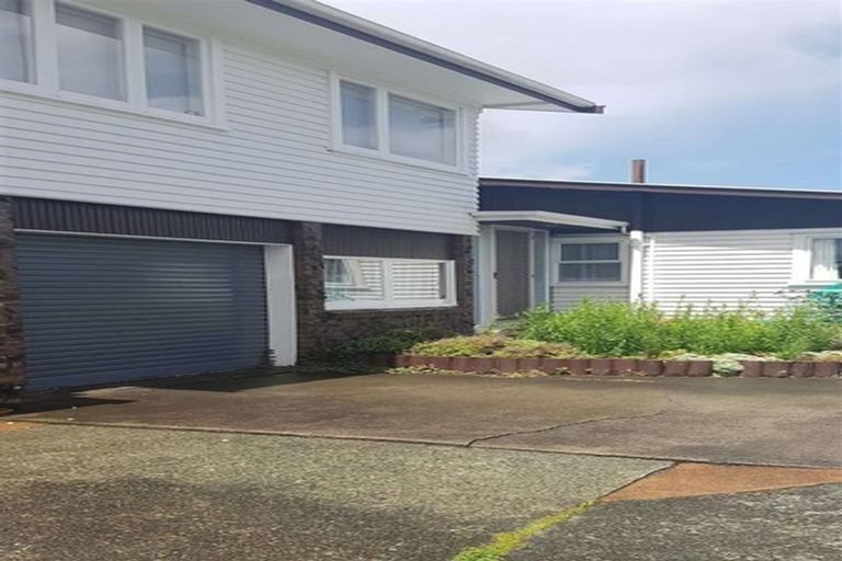 Photo of property in 247 Don Buck Road, Massey, Auckland, 0614