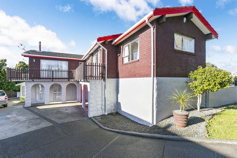 Photo of property in 6 Tree Top Lane, Paparangi, Wellington, 6037