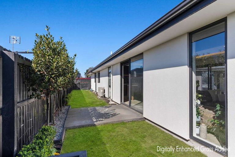 Photo of property in 15 Evelyn Crescent, Marshland, Christchurch, 8083