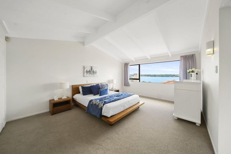 Photo of property in 33 William Bryan Drive, Half Moon Bay, Auckland, 2012