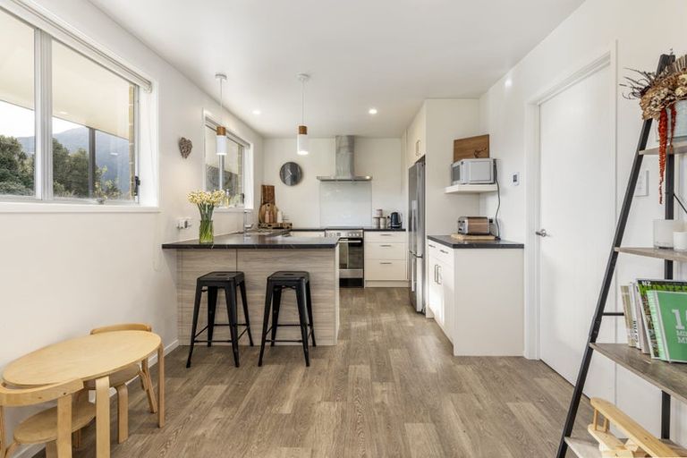 Photo of property in 1112 Queen Charlotte Drive, Linkwater, Picton, 7281