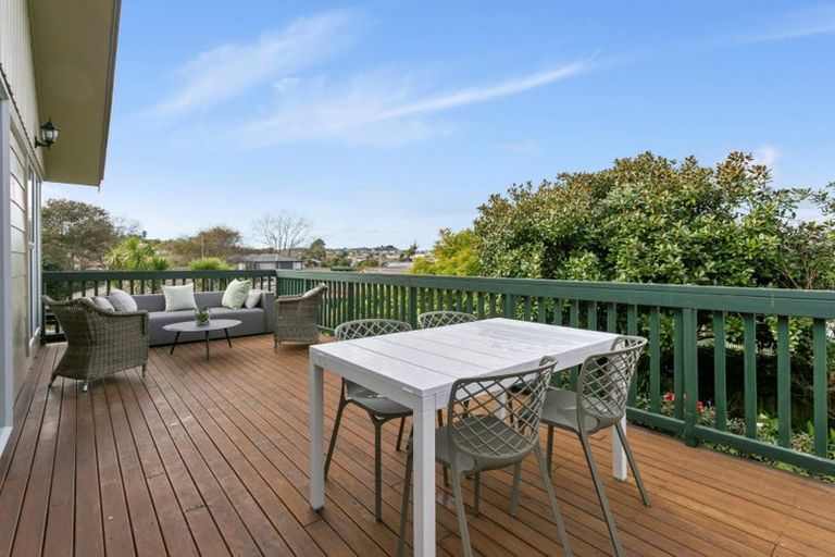 Photo of property in 56 Mirrabooka Avenue, Botany Downs, Auckland, 2010